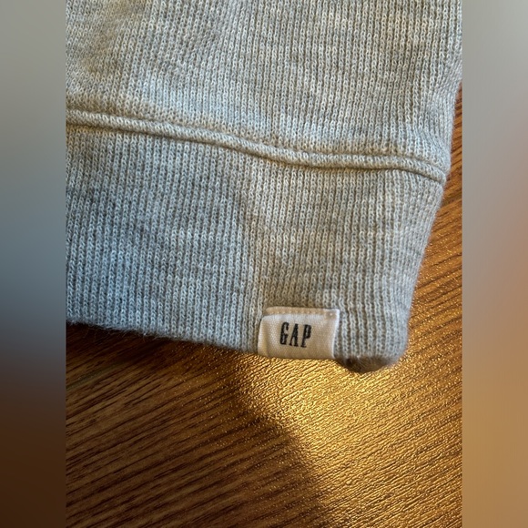 Gap Shark Sweatshirt - Picture 3 of 4